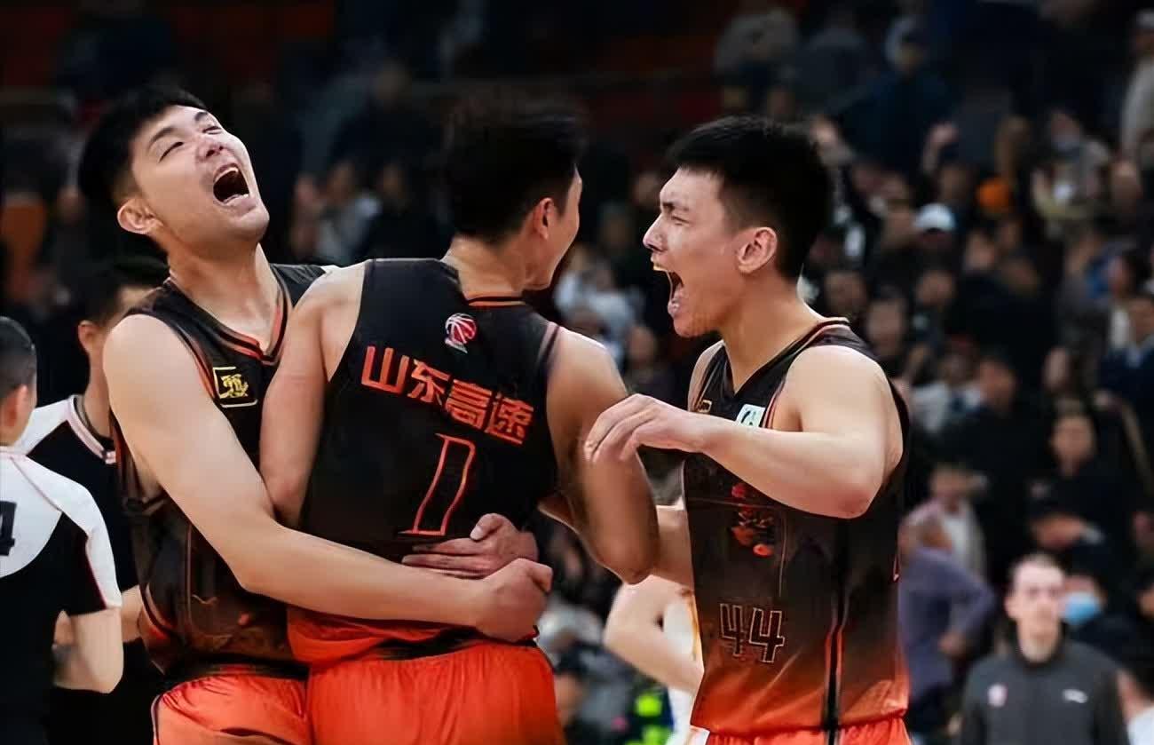辽宁队在与山西队的比赛中保持了领先地位