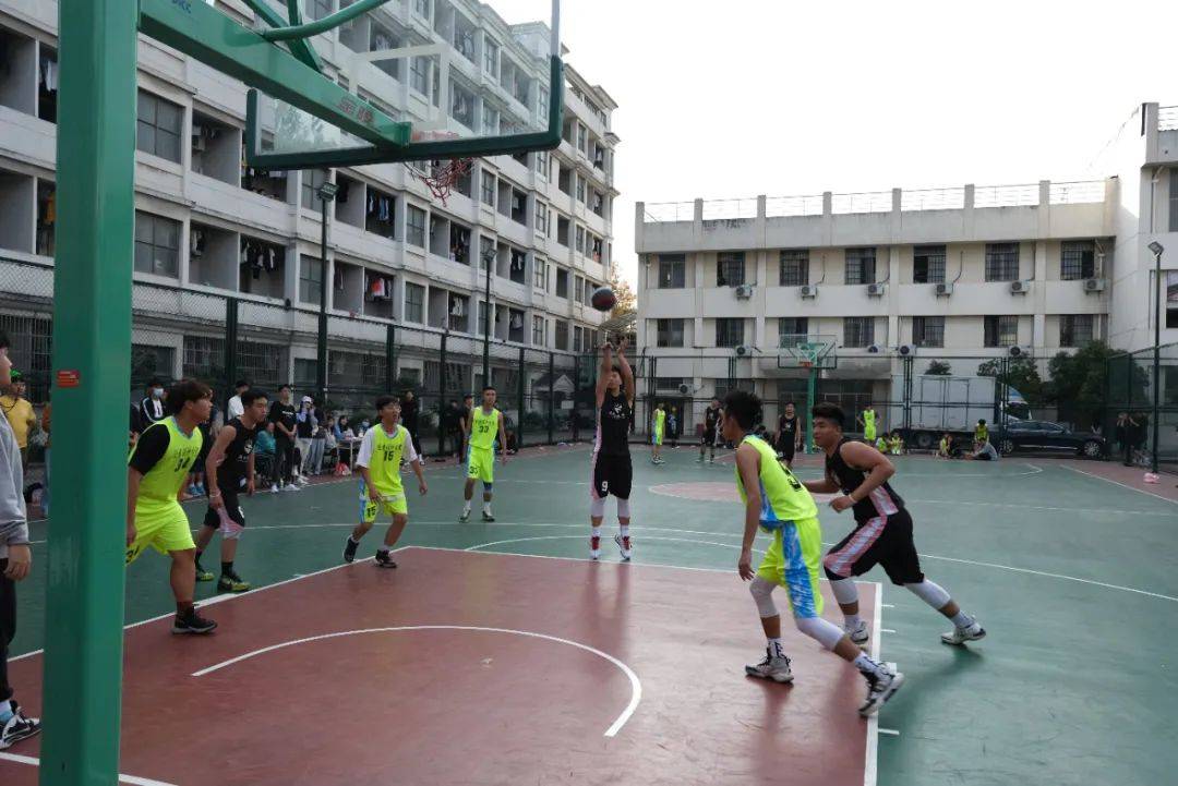 斗志昂扬，夺冠路上不敢停歇